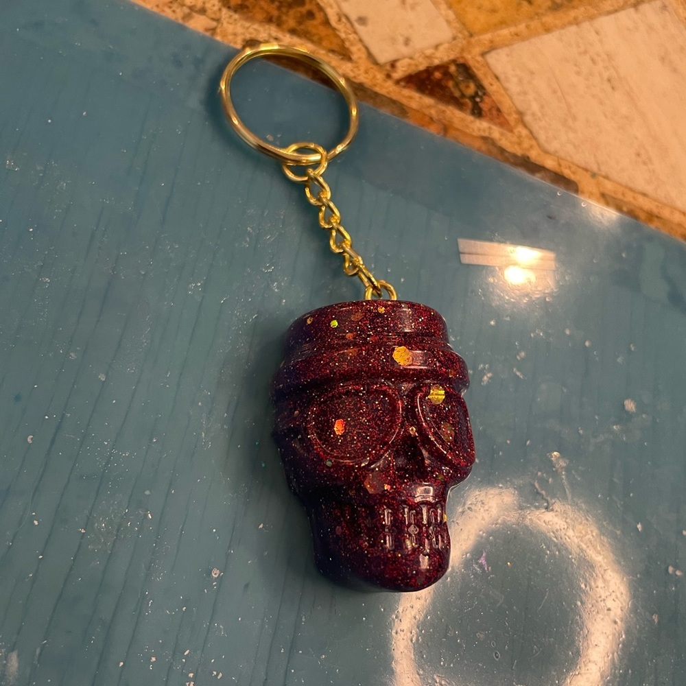 Resin skull keychain